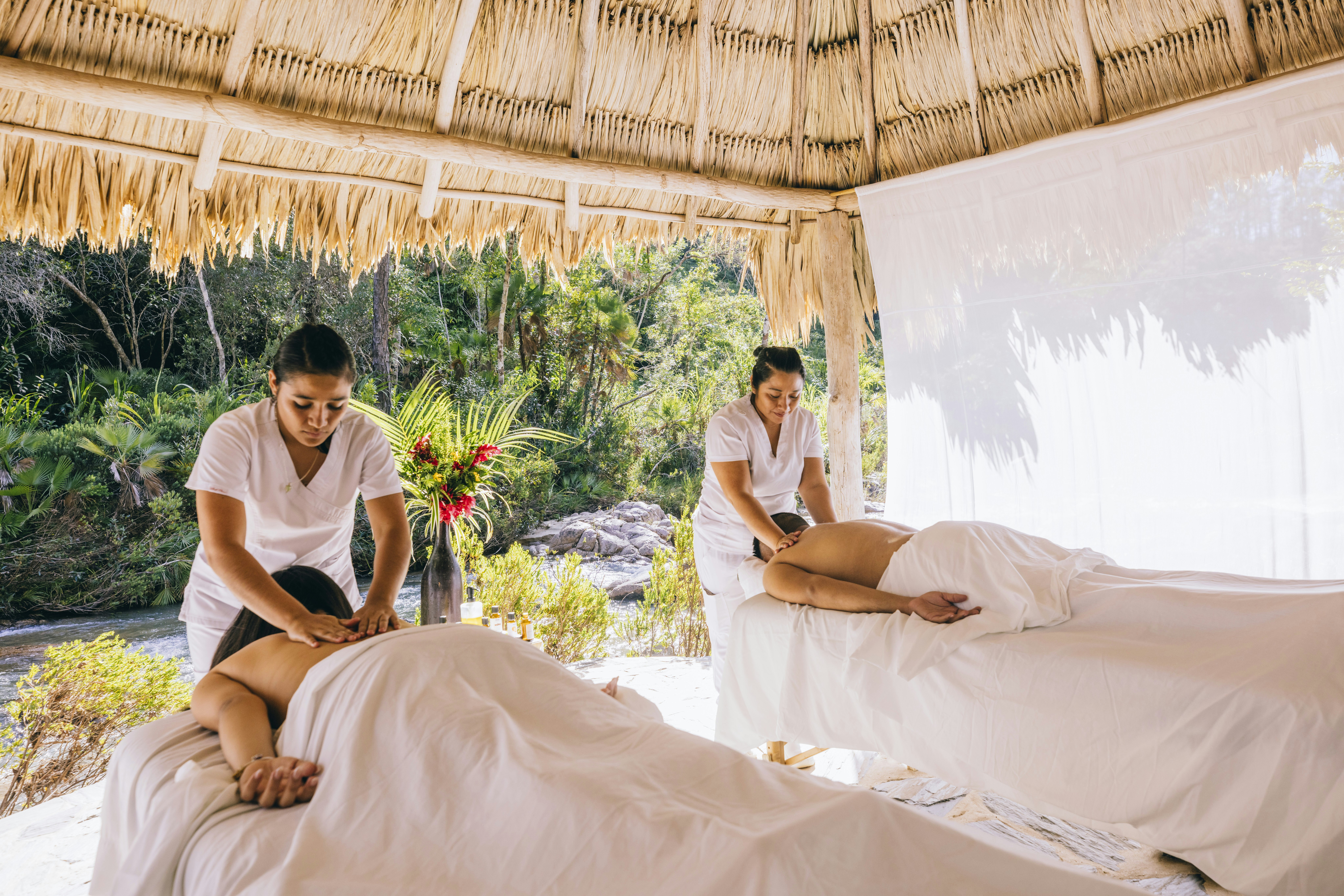 Gaia Riverlodge 6/81