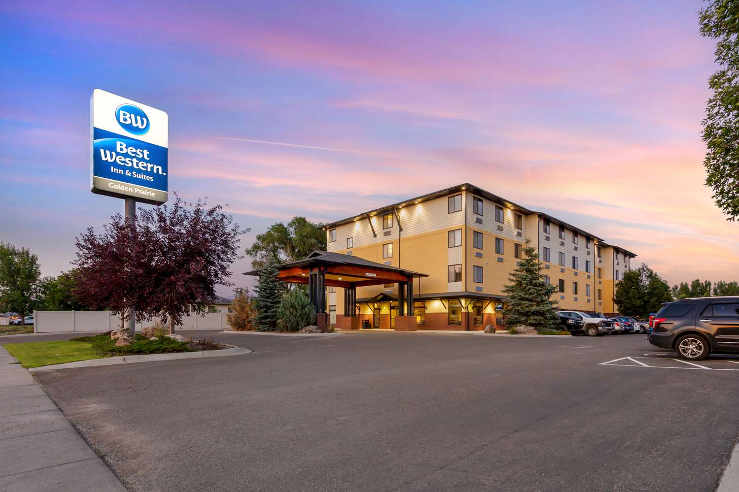 Best Western Golden Prairie Inn & Suites 37/38