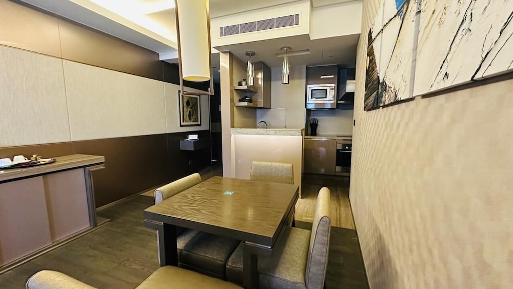 Hyatt Regency Dubai Creek Heights 60/72