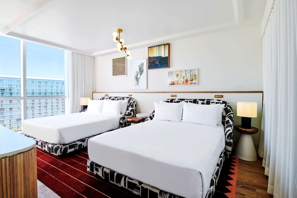 RUBY, 2 QUEEN BEDS, ACCESSIBLE