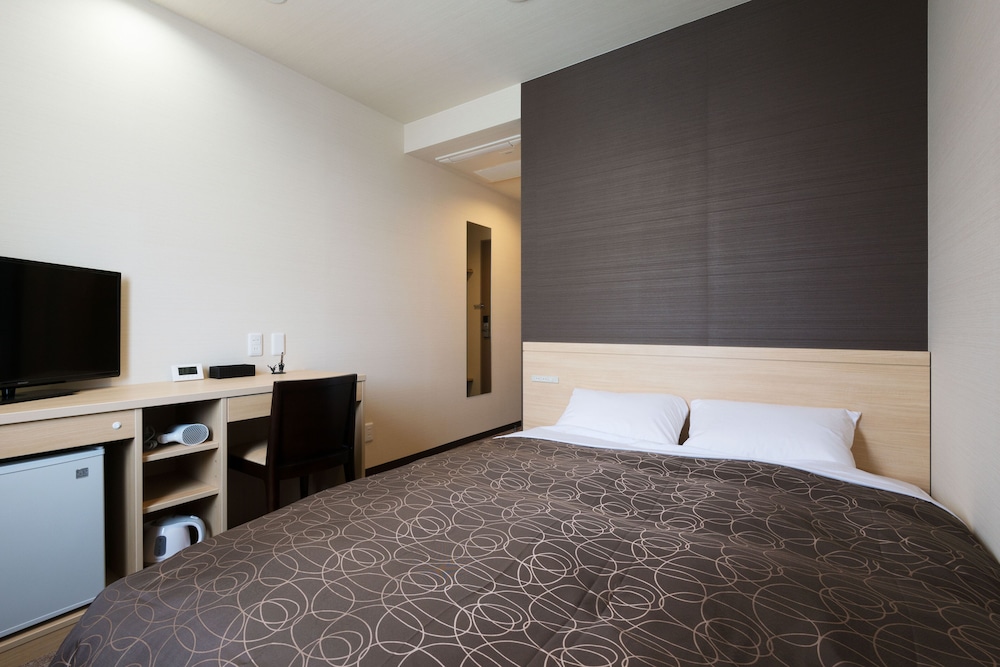 ROOM, DOUBLE BED