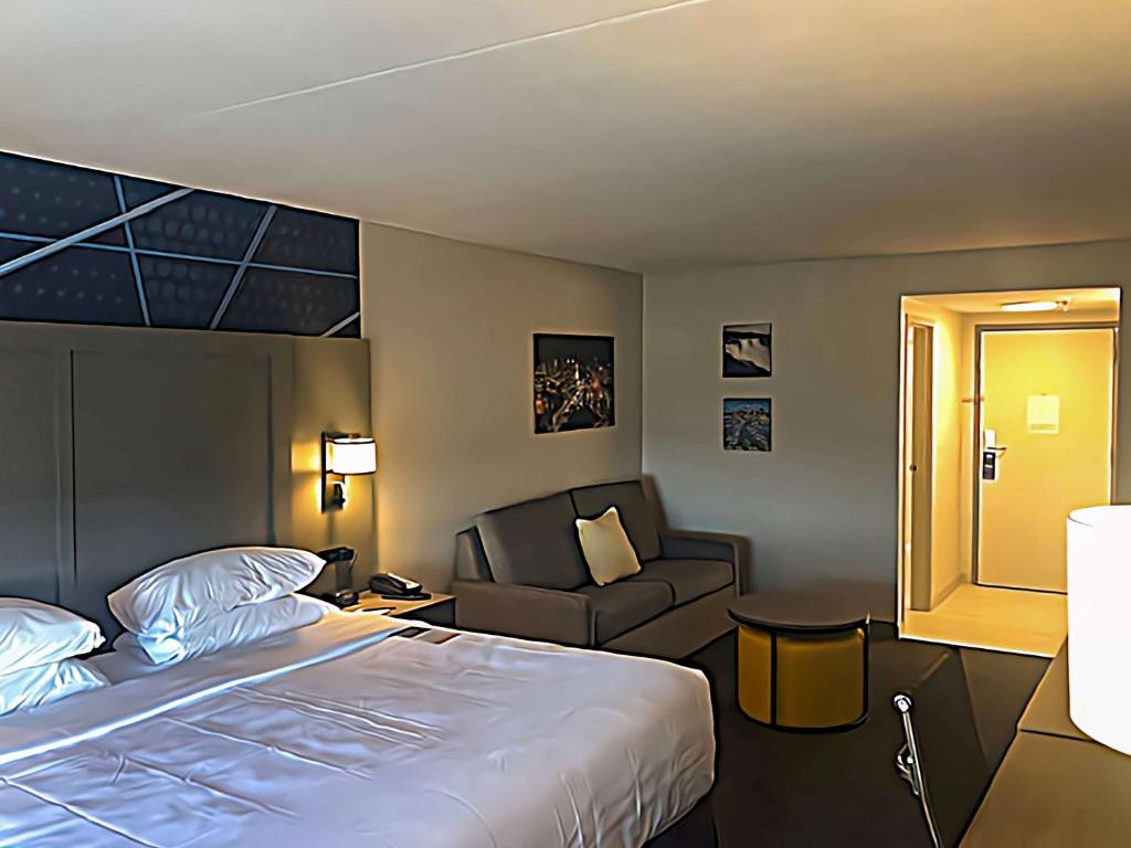Comfort Inn & Suites Buffalo Airport 10/55