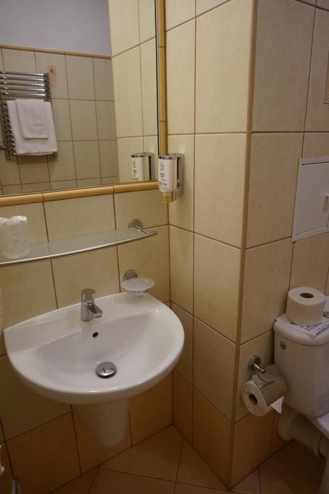 Dwor Polski Hotel 47/50
