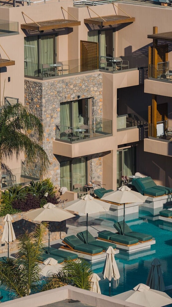 Paralos Venus Suites - Adults Only 8/87
