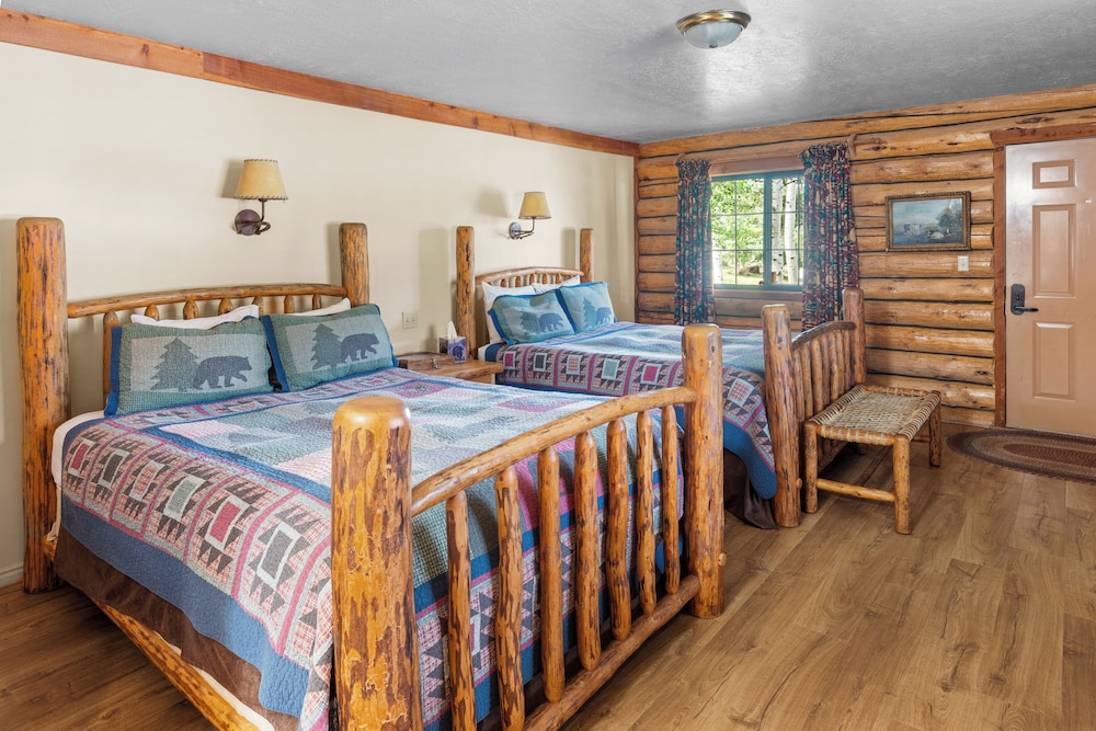 Daniels Summit Lodge 8/50