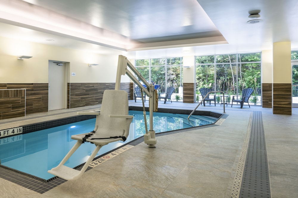 Fairfield Inn & Suites by Marriott North Bay 25/50
