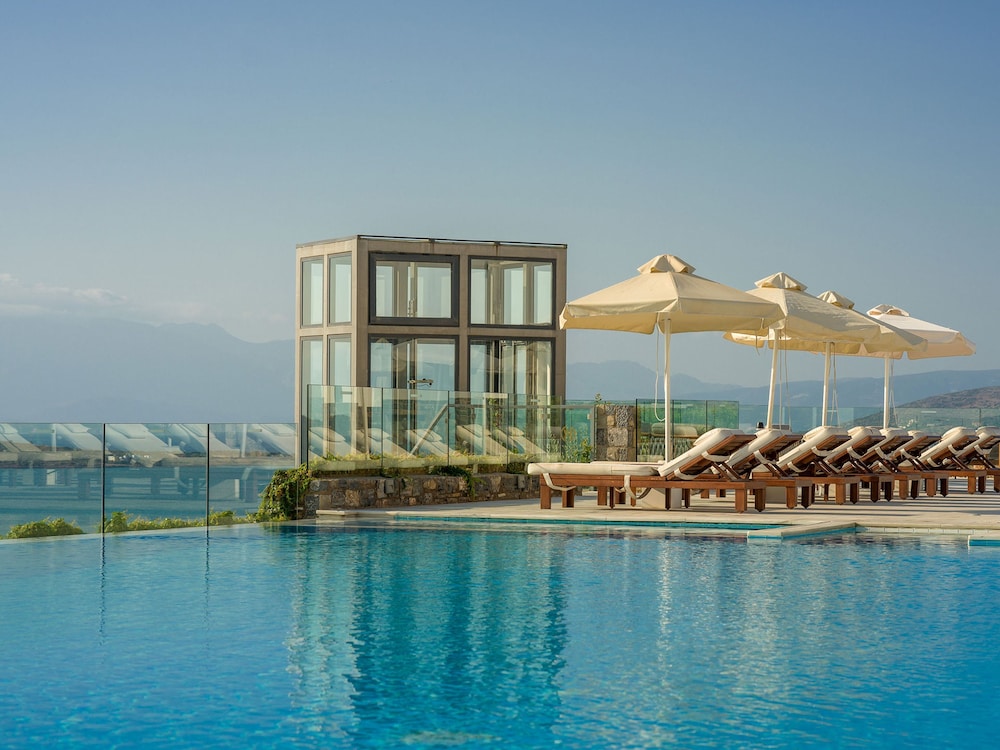 Royal Marmin Bay Boutique and Art Hotel 45/50