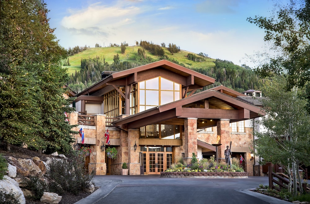 Stein Eriksen Lodge 4/83