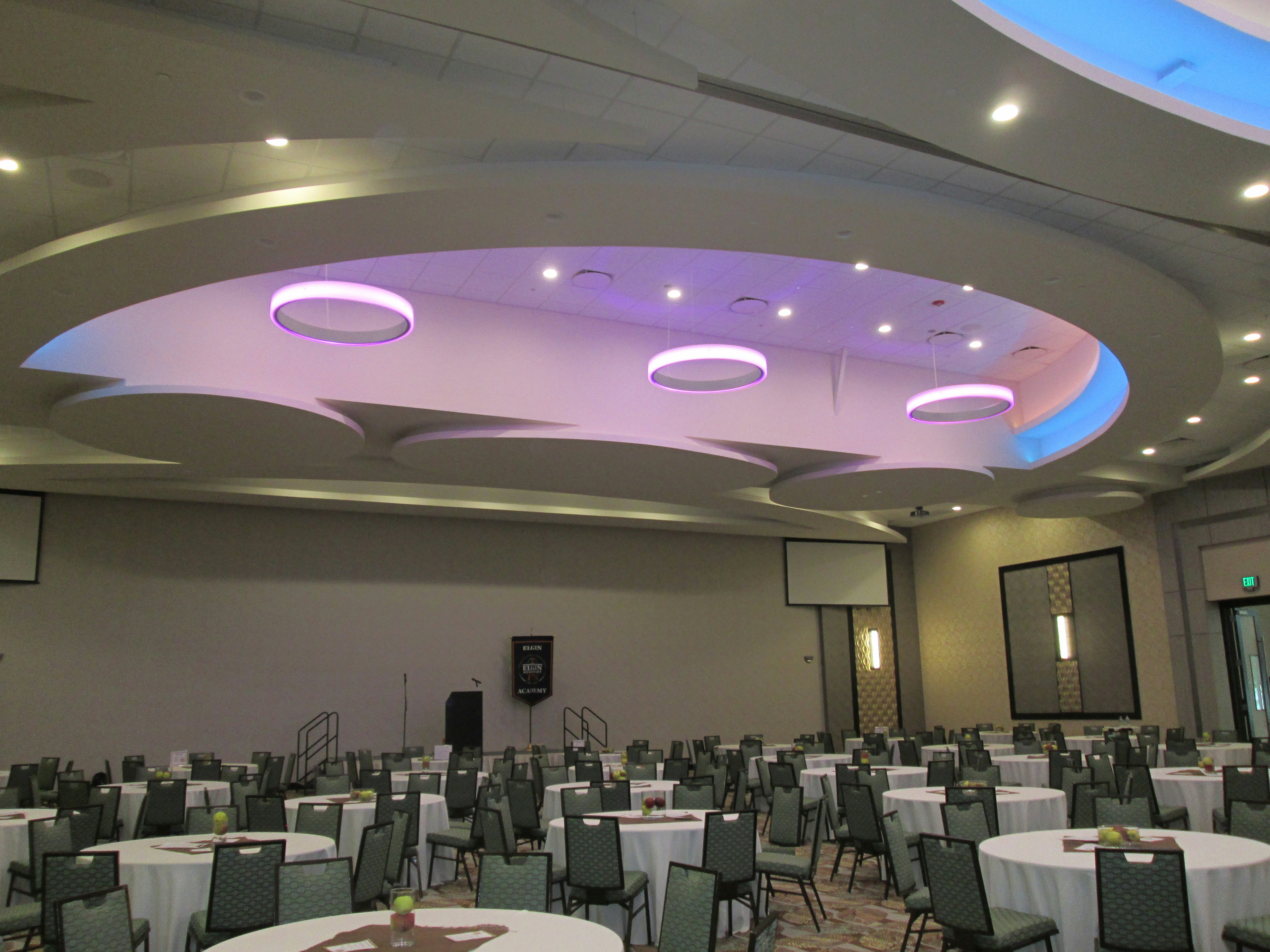 Holiday Inn Express Suites Chicago West Roselle 47/50
