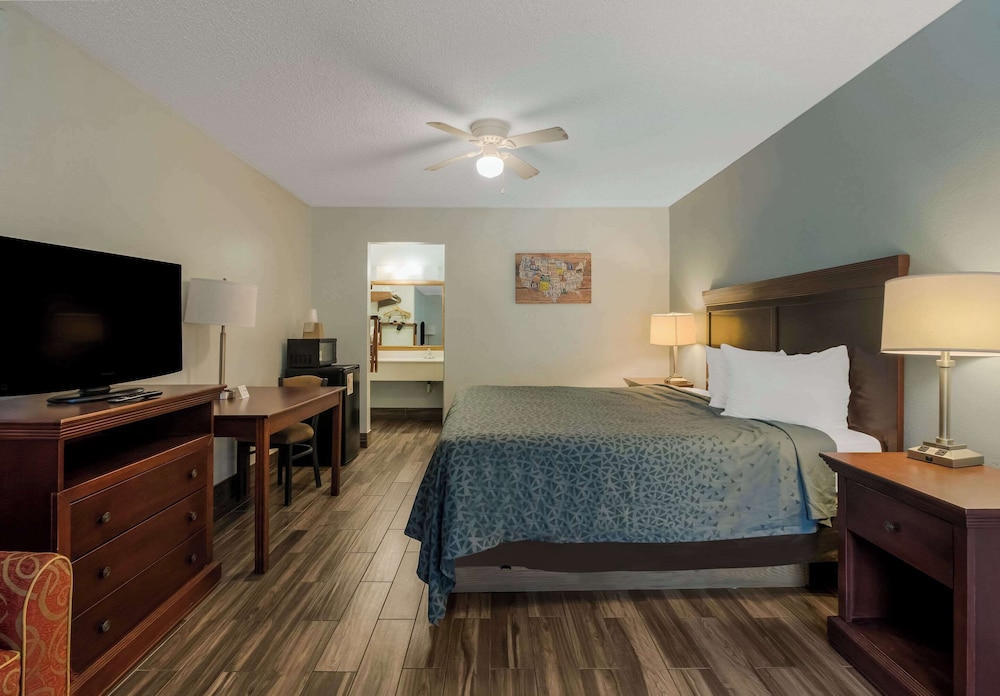 Econo Lodge Inn & Suites Fulton Rockport 5/41
