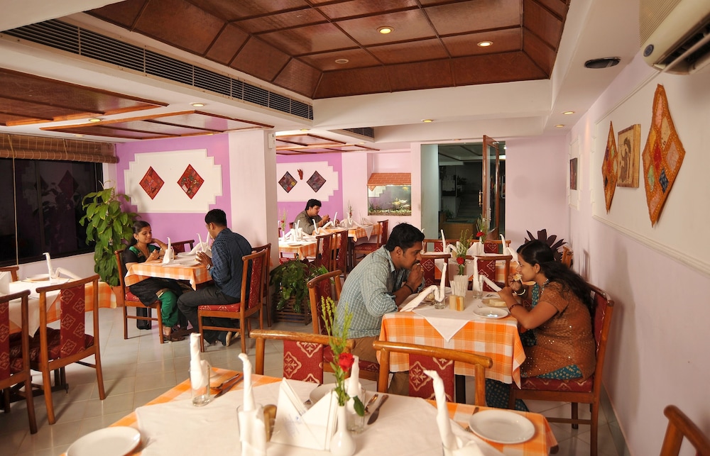 SWAGATH HOLIDAY RESORTS 18/34