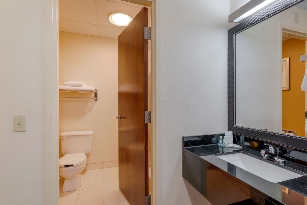 Quality Inn and Suites Sandusky 19/40
