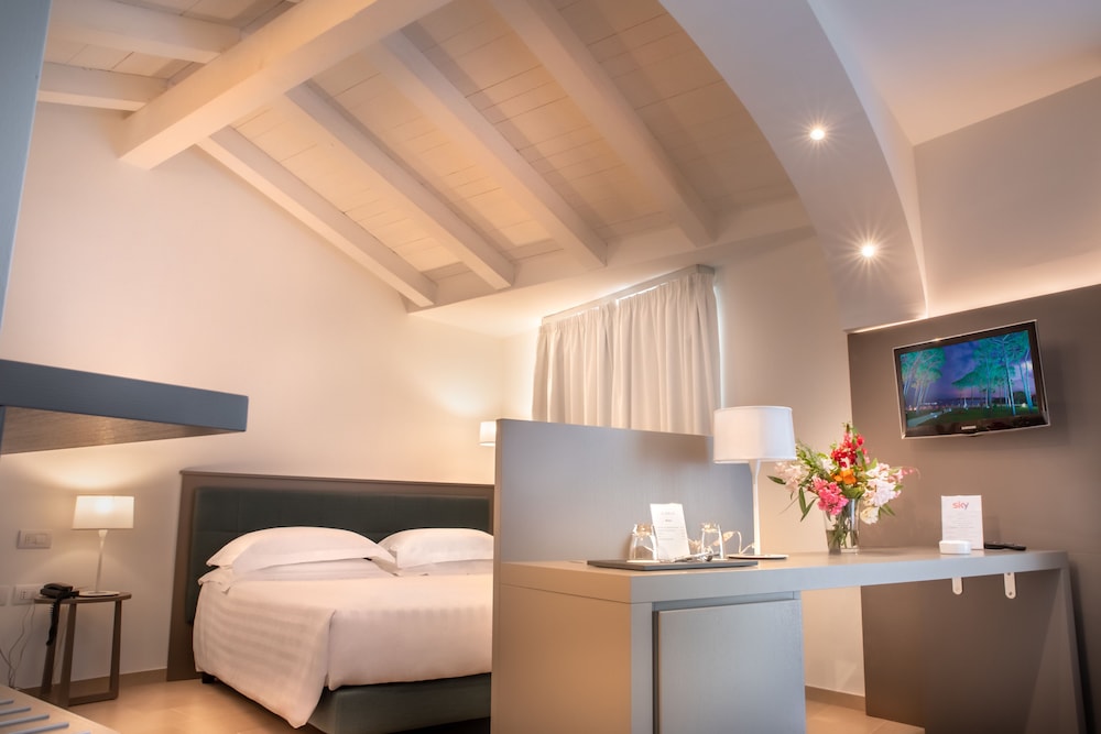 Felix La Coluccia Hotel 29/67