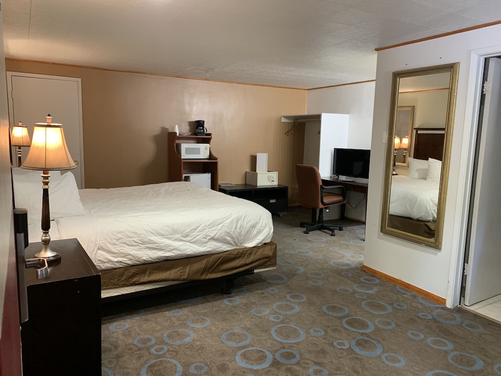 Ventura Grand Inn 24/39