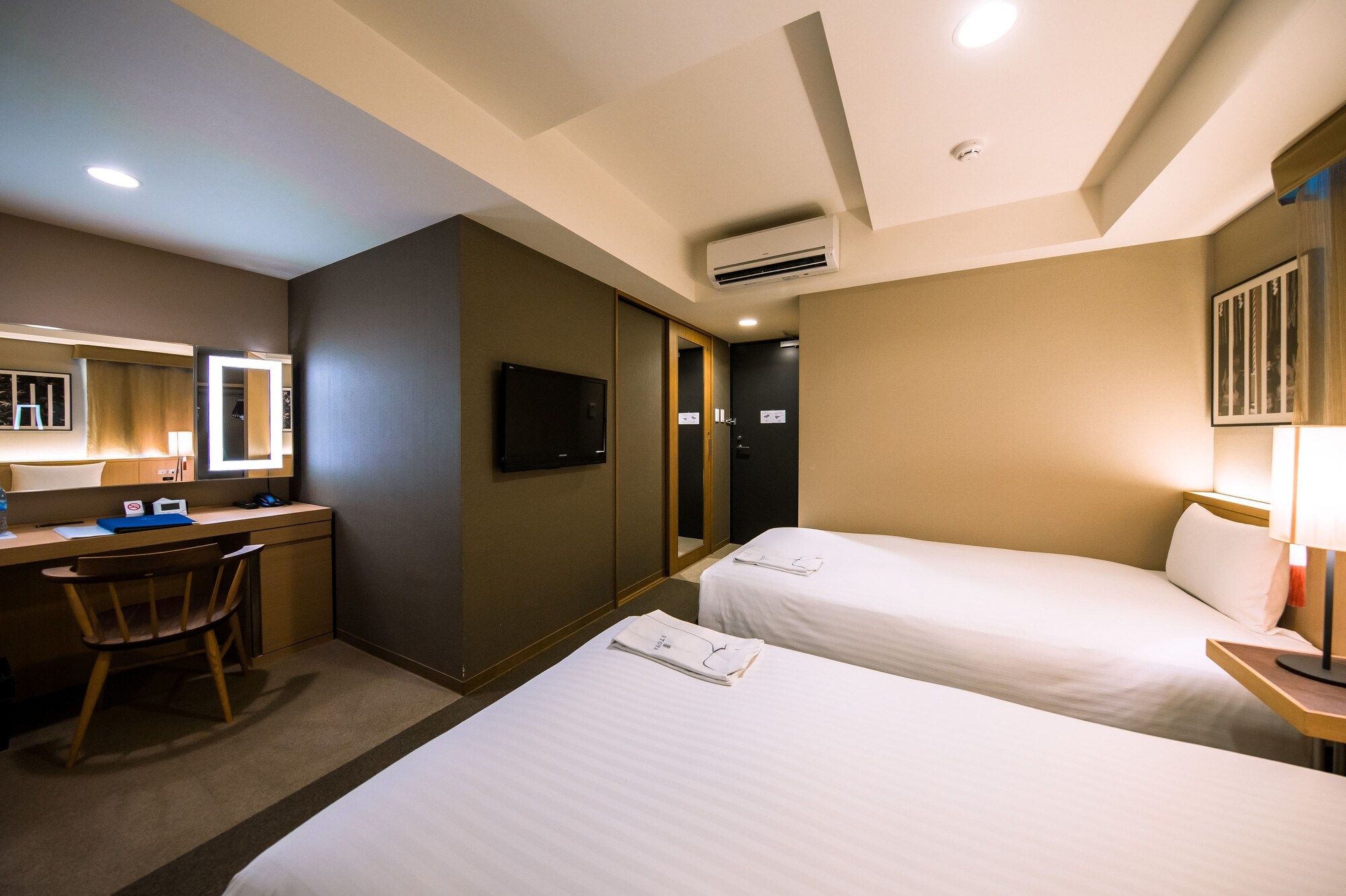 SUPERIOR, TWIN BEDS