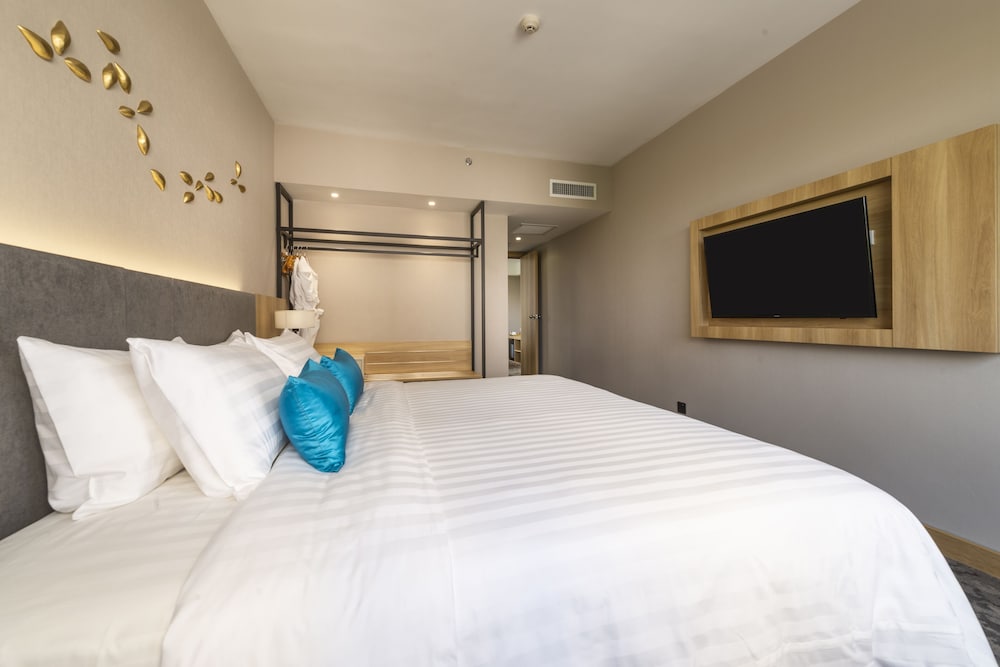 Hanoi Hotel 12/69