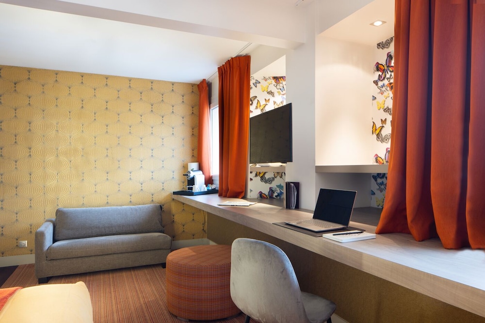 Paris Neuilly Hotel 51/64