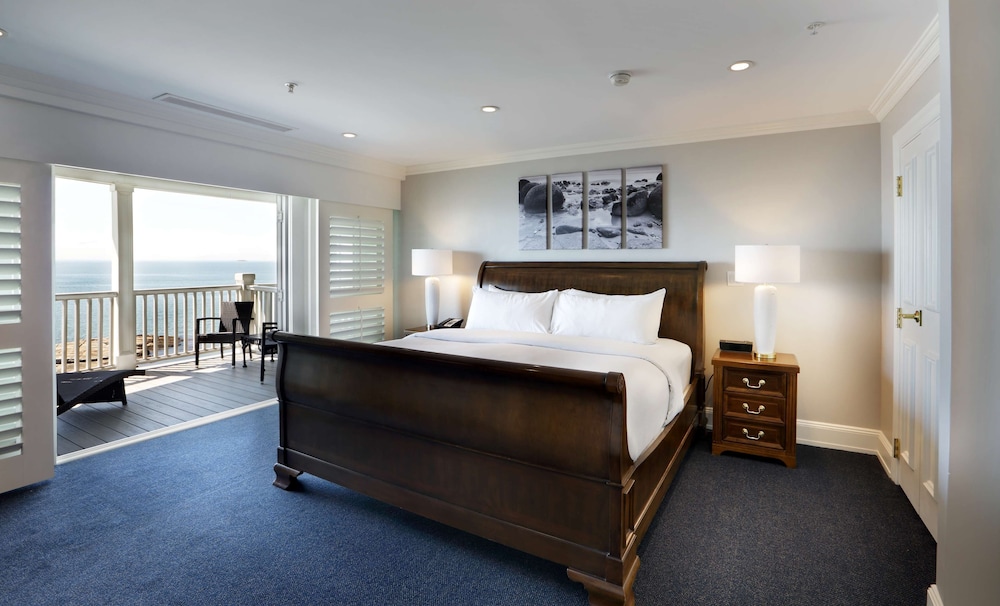 Madison Beach Hotel, Curio Collection by Hilton 17/88