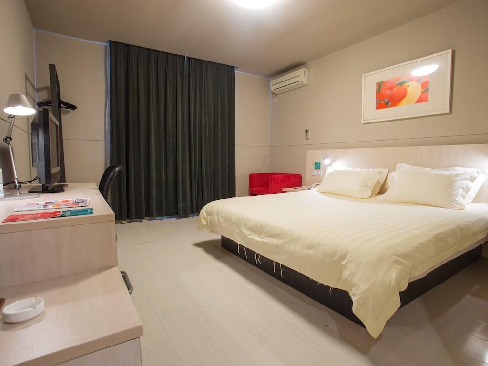 Deluxe Double Family room (full double bed) (bed type is subject to availability)