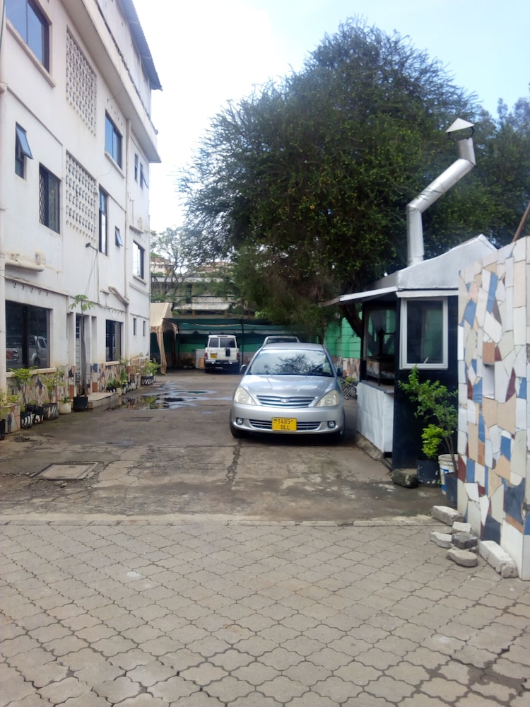 Nairobi Glory Palace Hotel Ltd 43/50