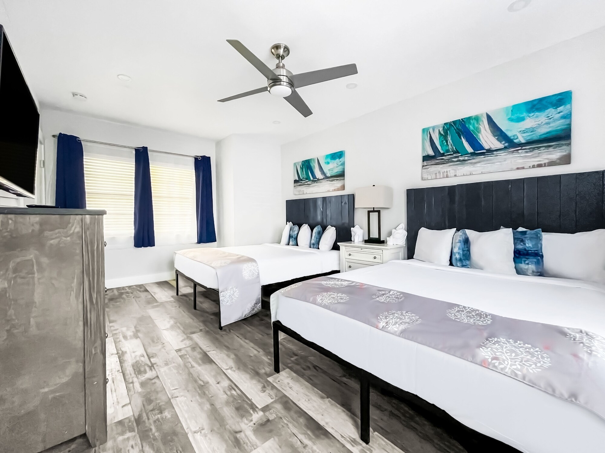 FAMILY, DOUBLE BED