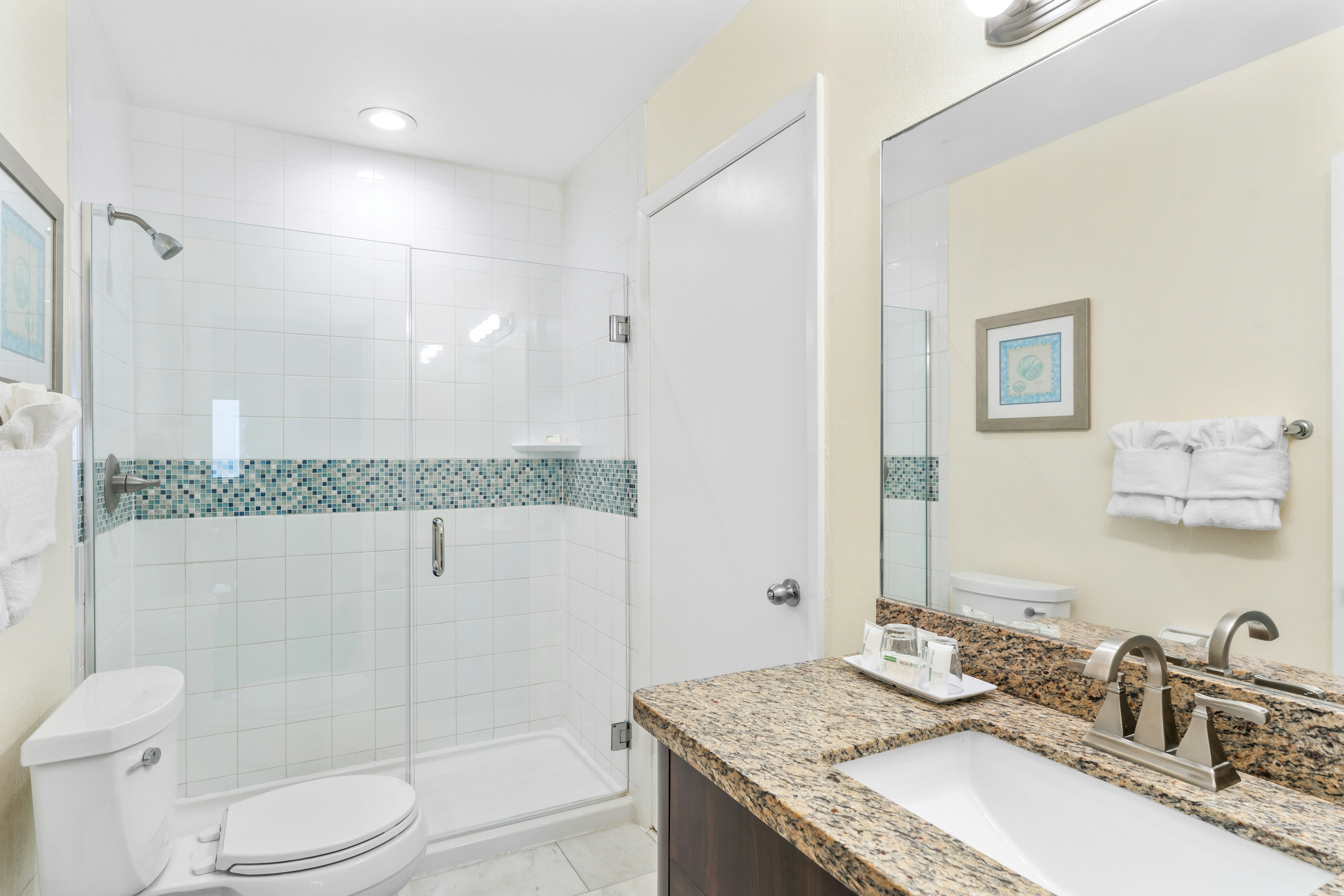 Crystal Beach Suites Miami Oceanfront Hotel 22/24