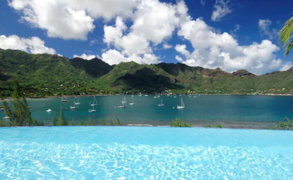 NUKU HIVA KEIKAHANUI PEARL LODGE 32/56