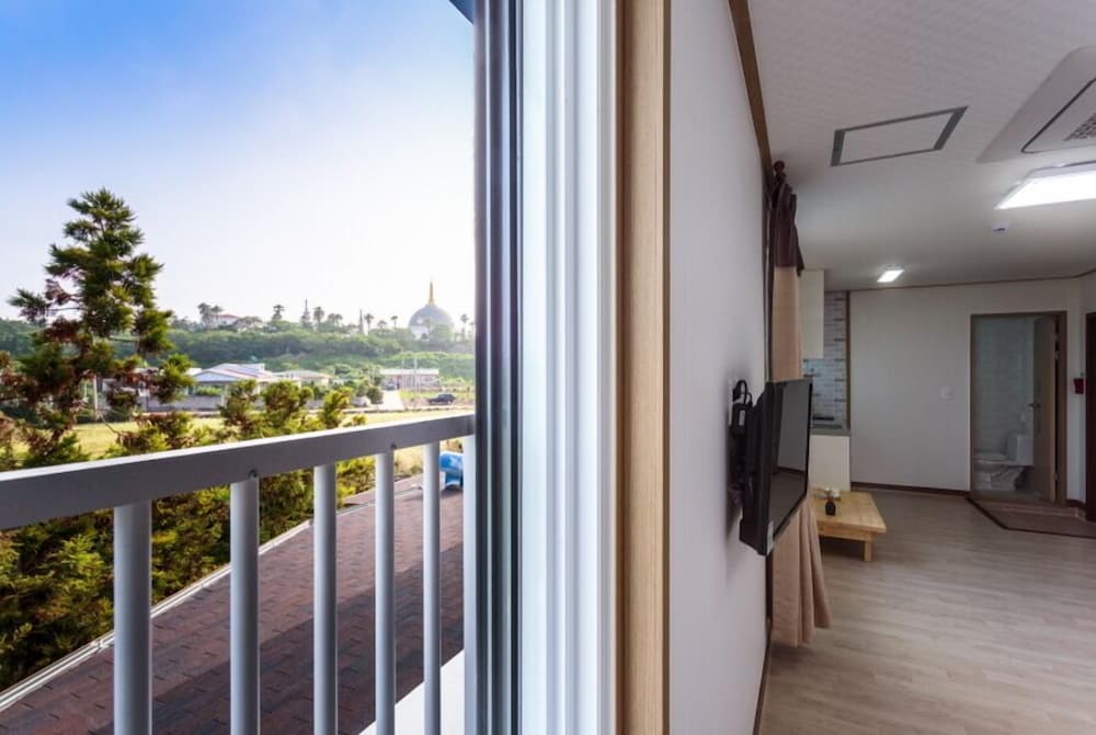 Jeju Wayo Pension 8/45