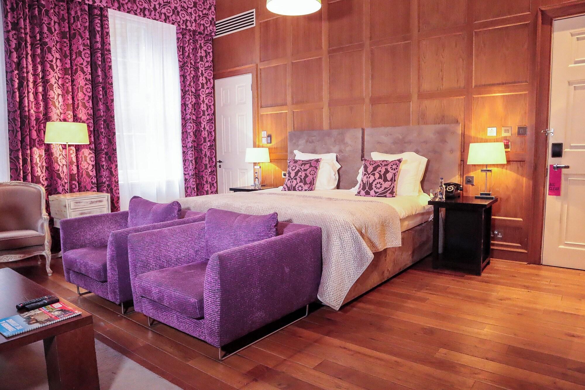 Georgian, Mini, Suite