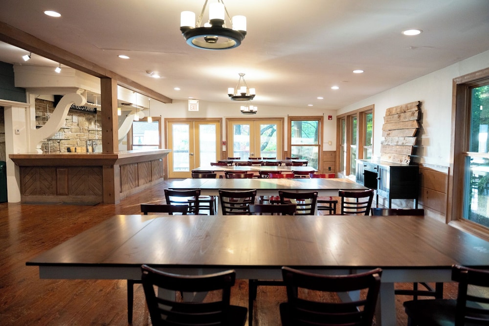 The Inn at Crestwood 51/65