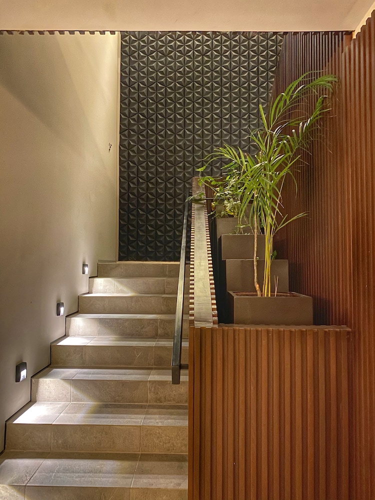 Ontico Urban Design Hotel 8/50