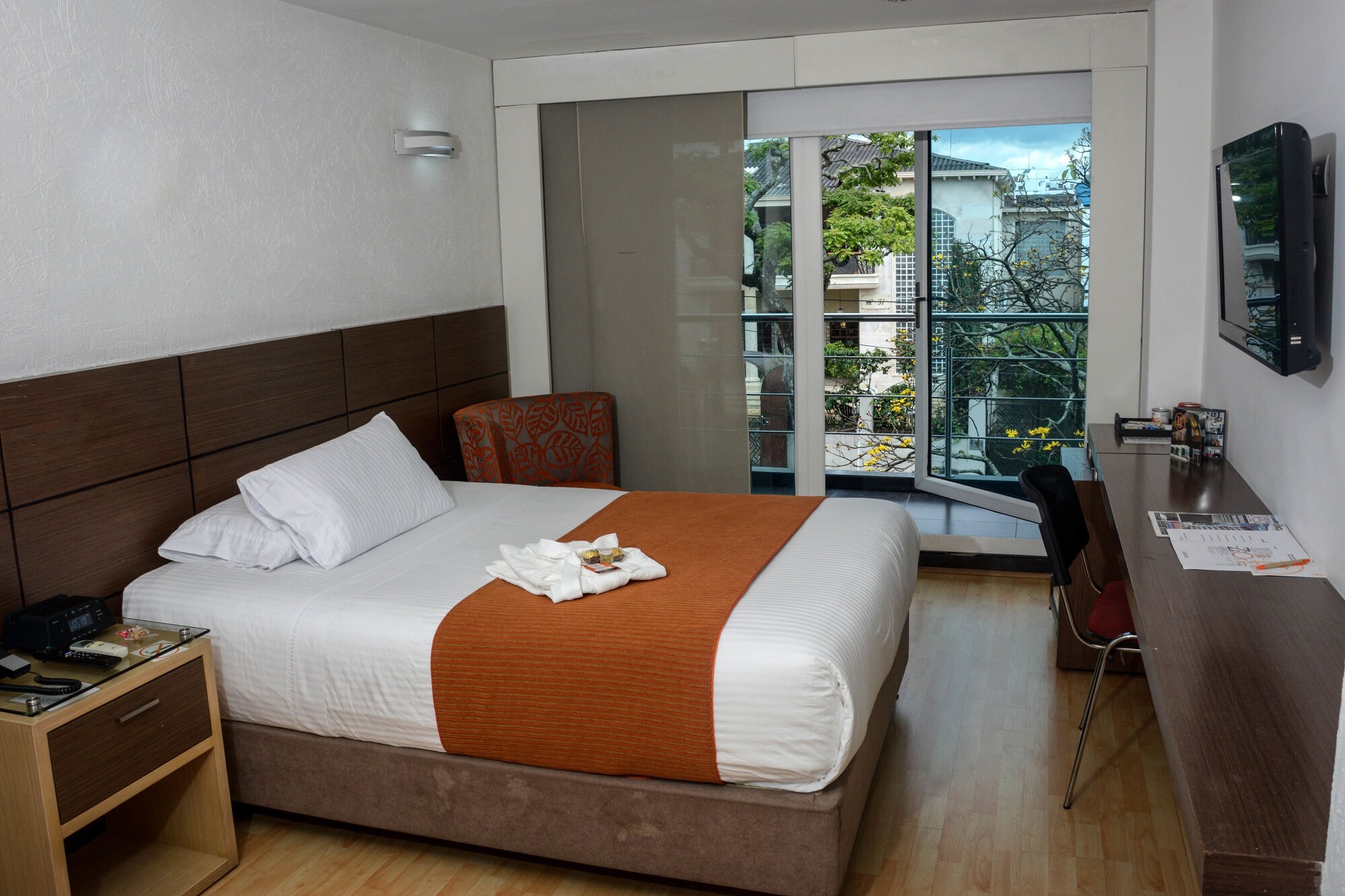 غرفة قياسية بسرير مزدوج، Zione Luxury Hotel Pereira 3/8