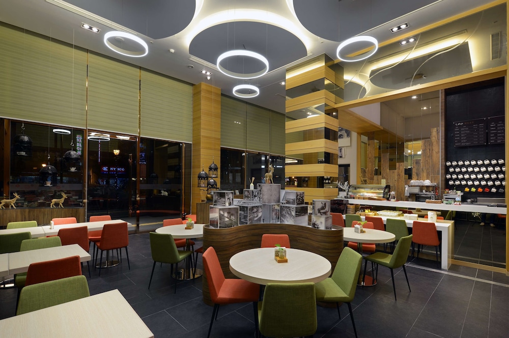 Golden Tulip Glory Fine Hotel 45/60
