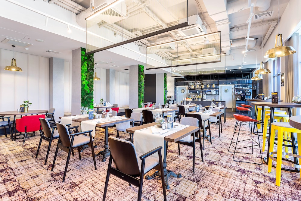 restaurant cafeteria