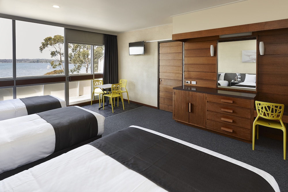 Bayside Inn 29/41