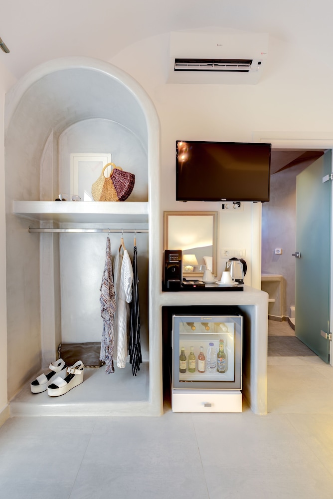 Emerald Collection Suites 3/44
