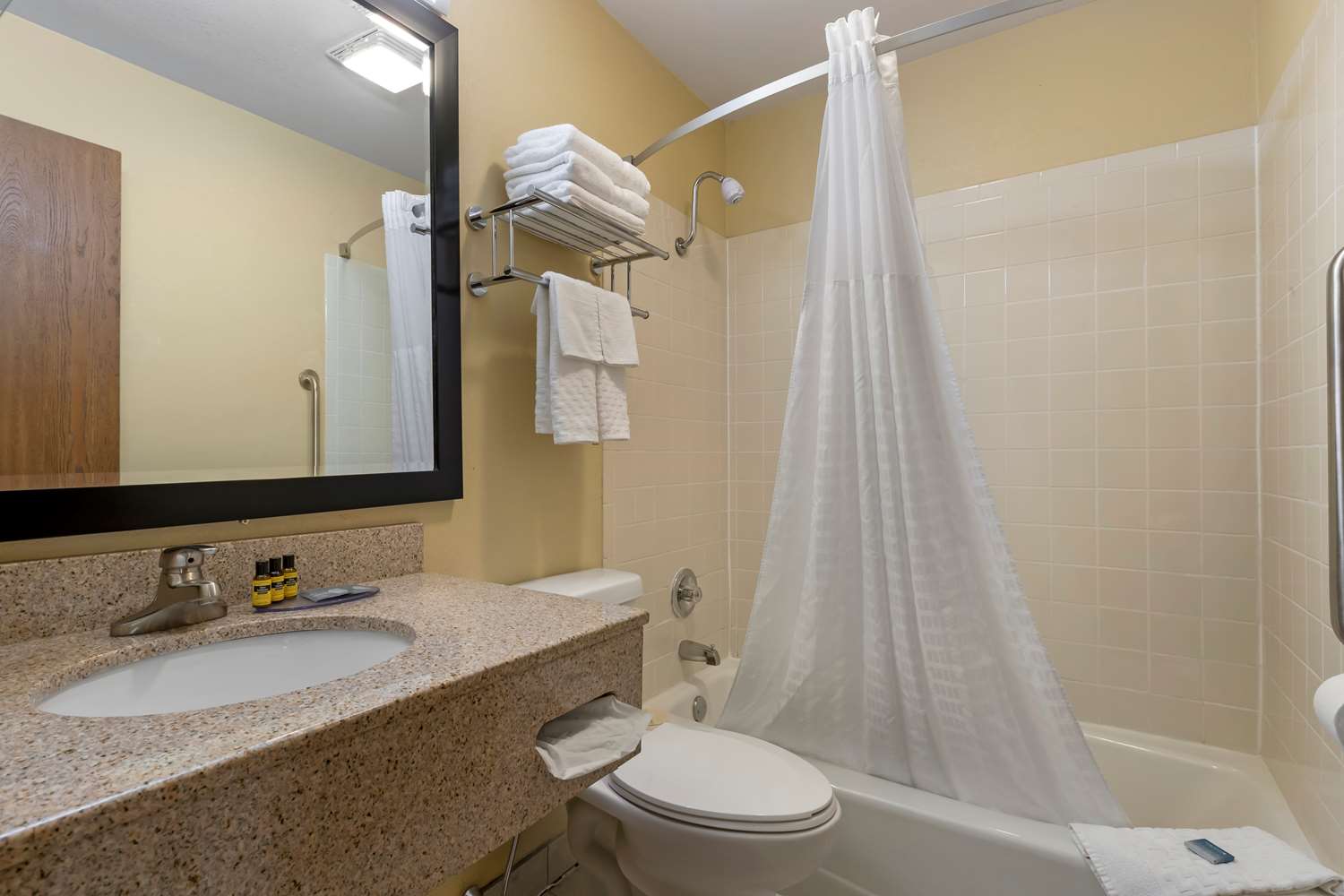 Best Western Plus Altoona Inn 43/43