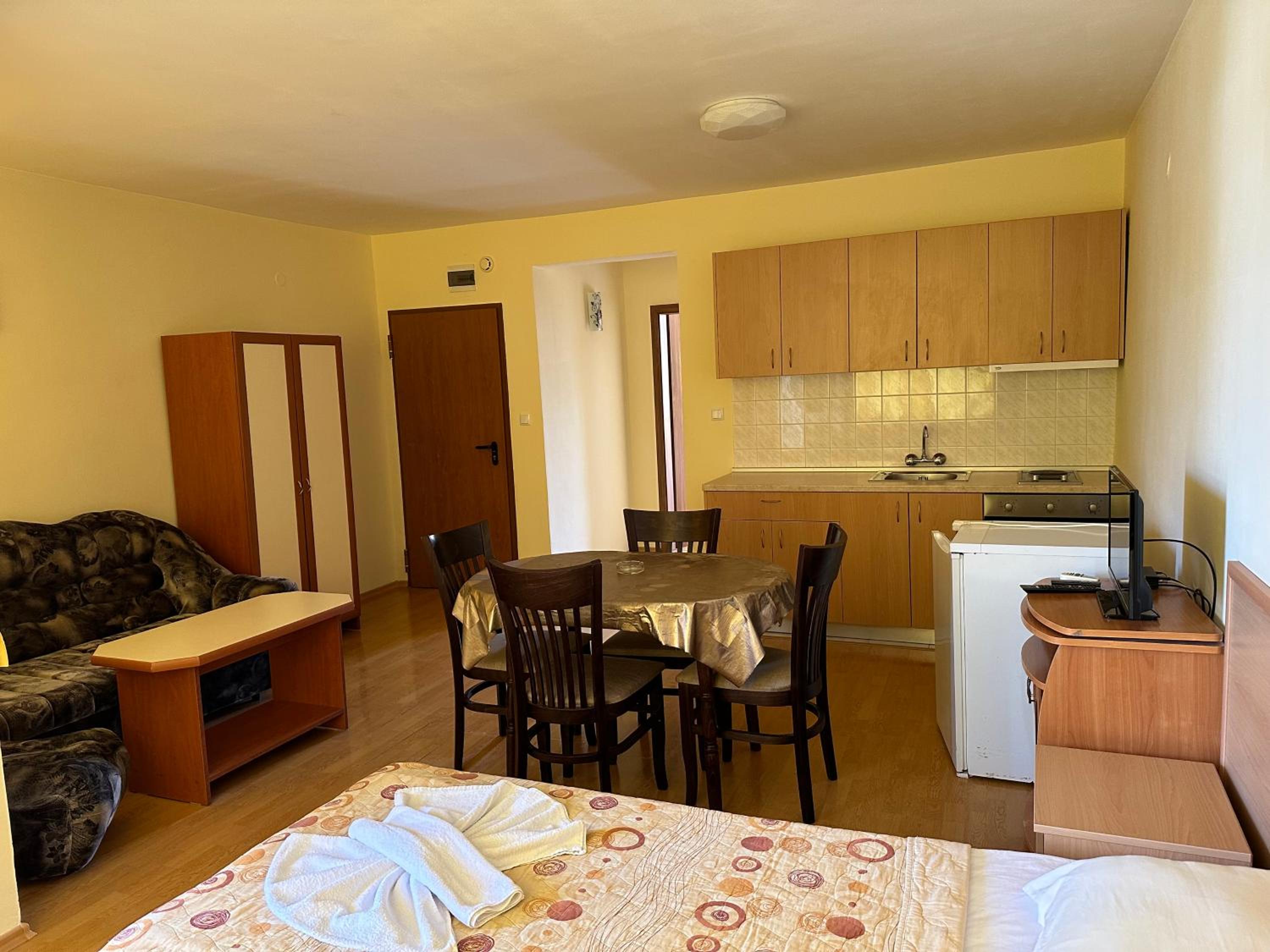 Bravo 1 Aparthotel 6/24