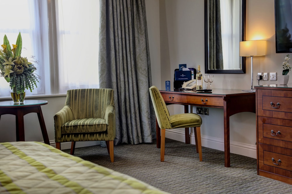 Norfolk Royale Hotel 36/75