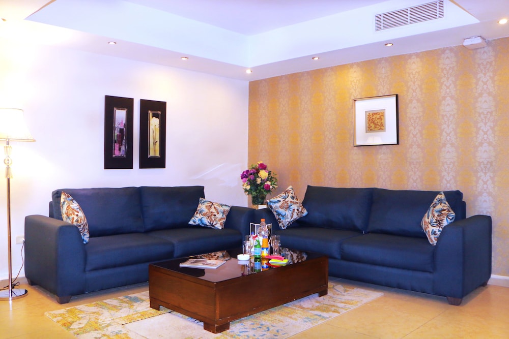 CITY ROSE HOTEL SUITES 43/67