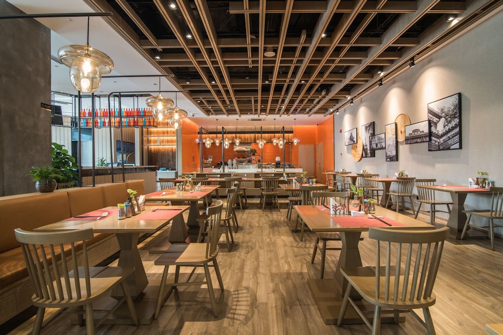 Auraya By Suning Nanjing Hexi 23/26