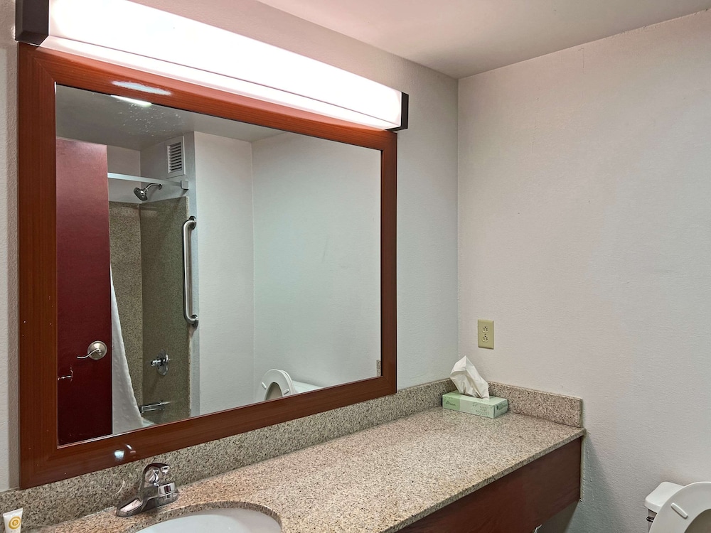Comfort Suites Jackson Cape Girardeau 33/63