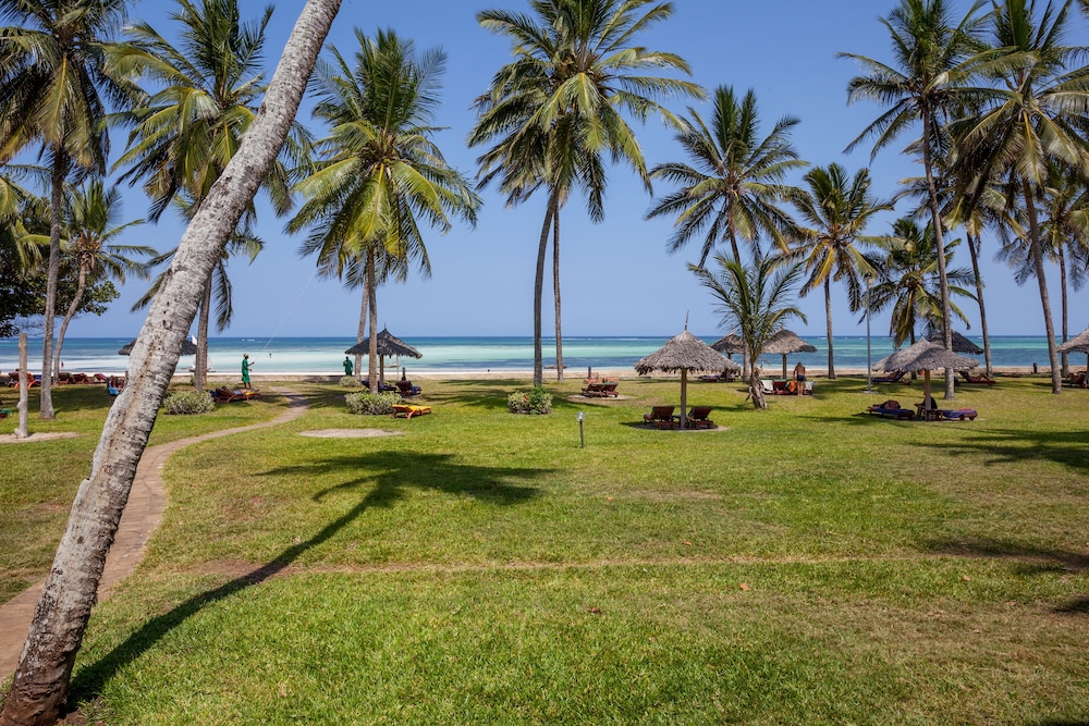 Neptune Paradise Beach Resort & Spa 31/47