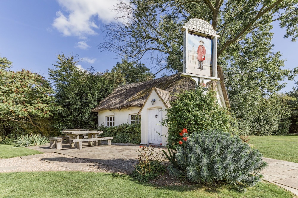 New Flying Horse Inn 62/68