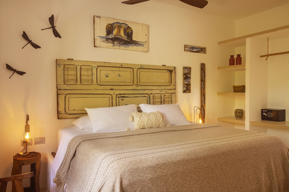 Deluxe, King Bed
