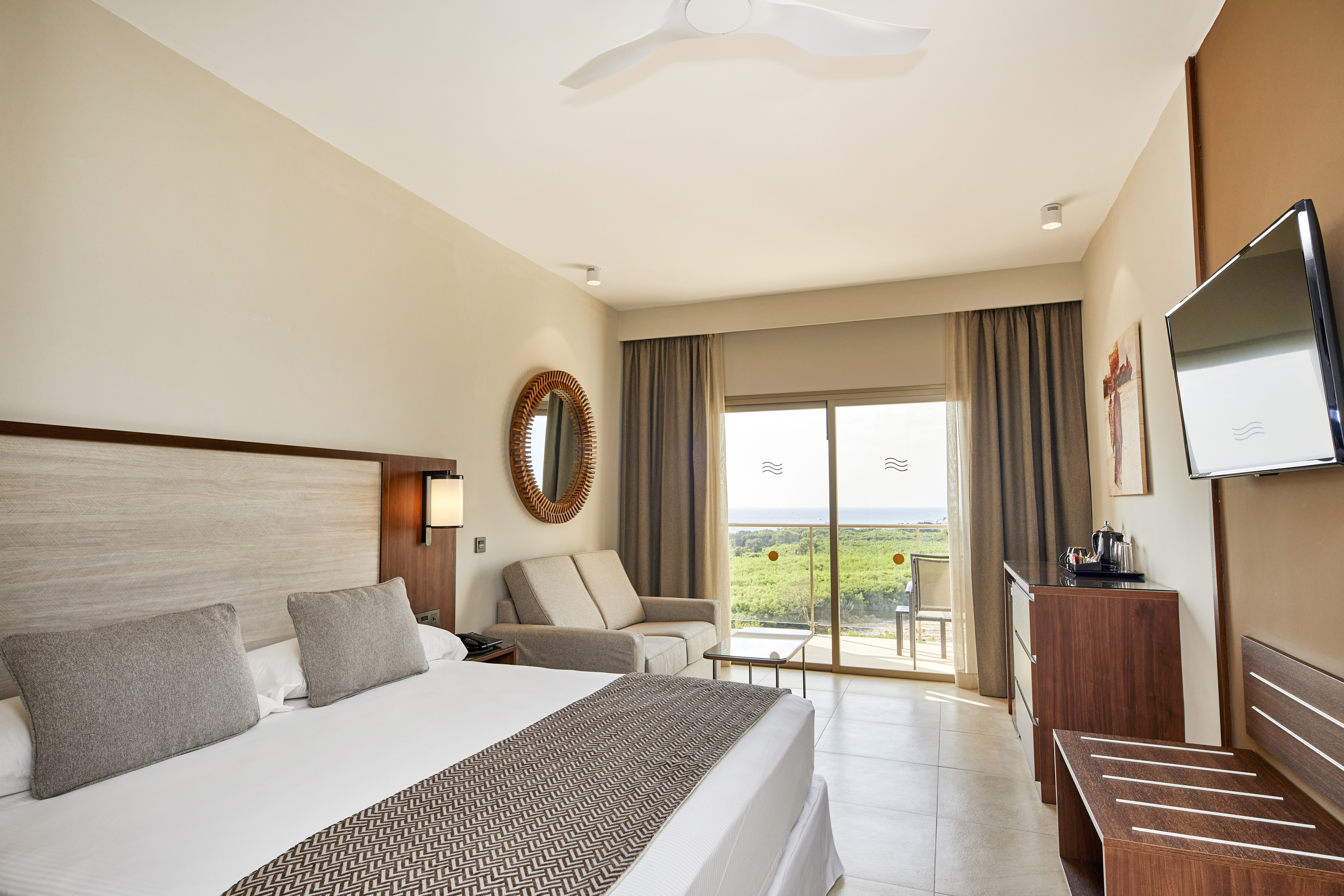 Room, Double Bed, Lateral Side Sea View