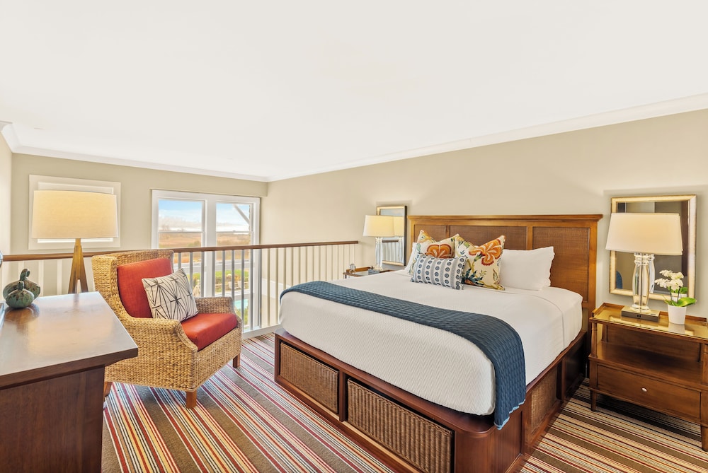 Inn By The Sea 11/66