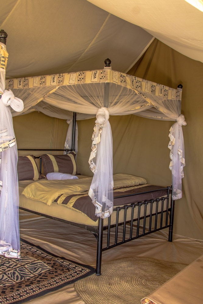 Gnu Mara River Camp 28/50