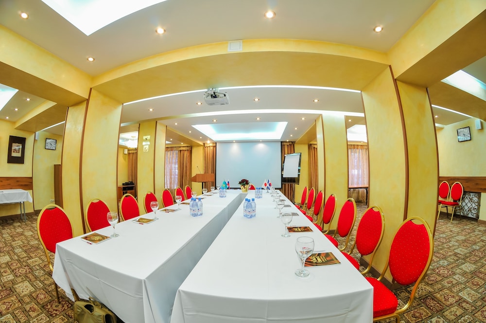 Uyut Hotel 67/69