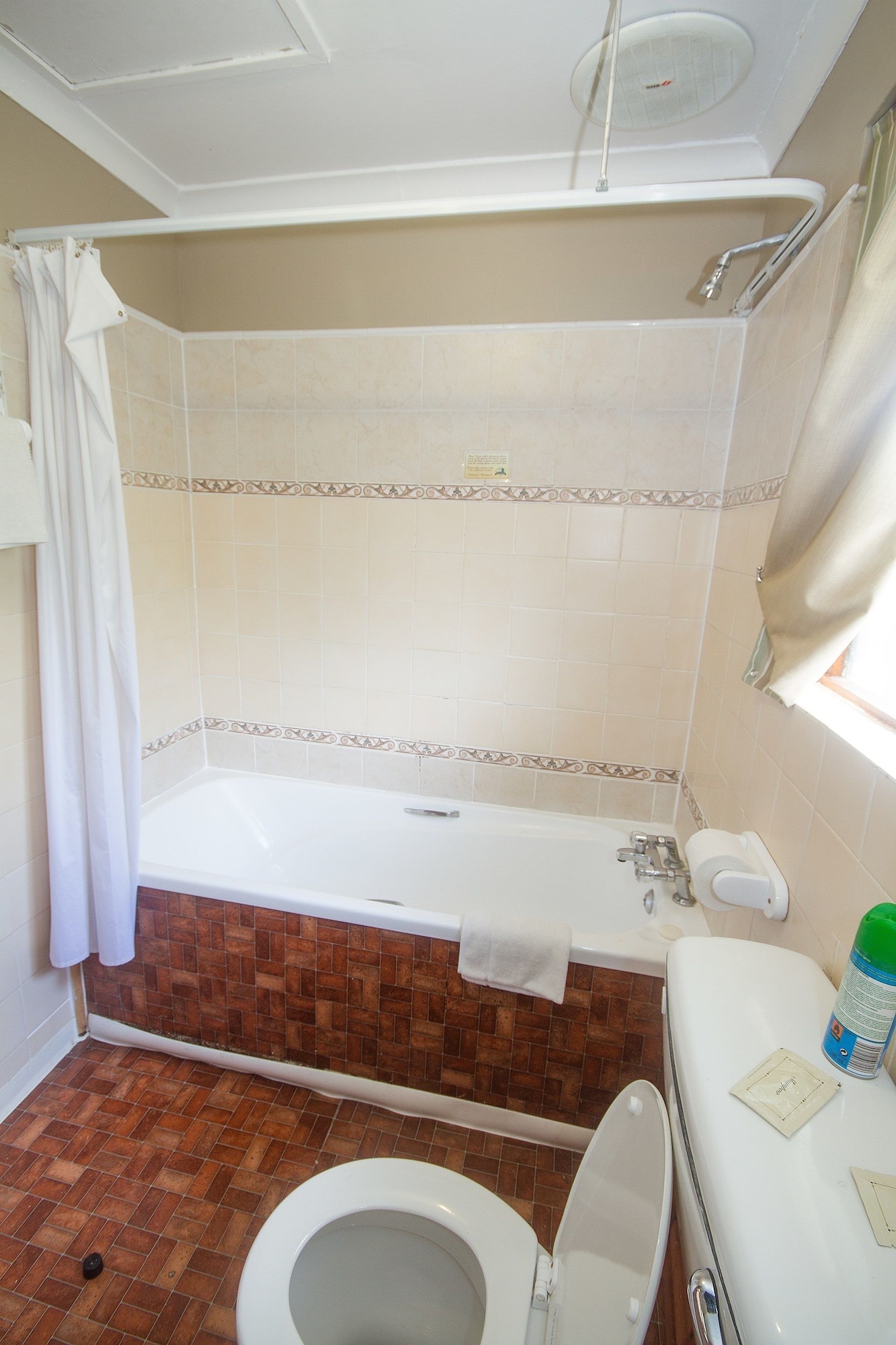 4 ROOMS, CABIN, KITCHEN